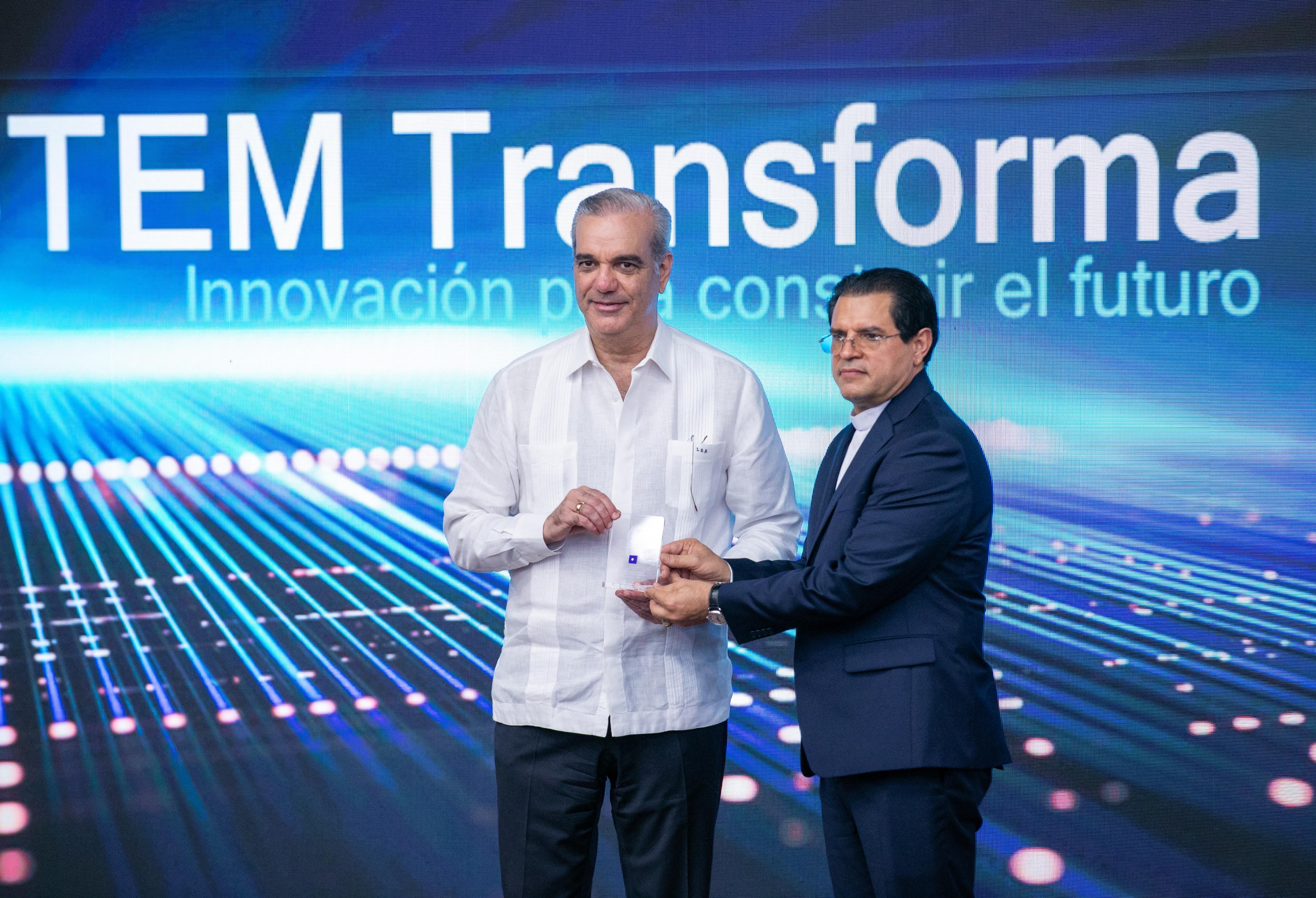 Abinader respalda creación de laboratorio de semiconductores de la PUCMM