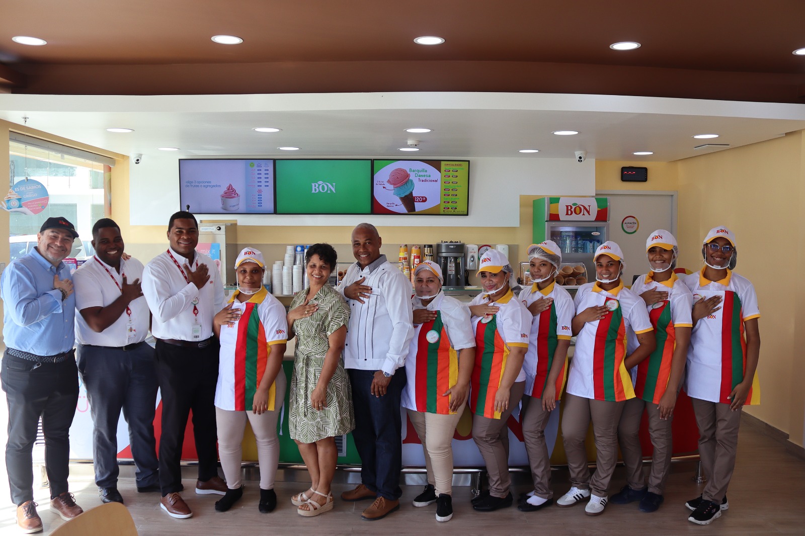 Helados Bon dinamiza el sector San Luis con la apertura de su establecimiento 400