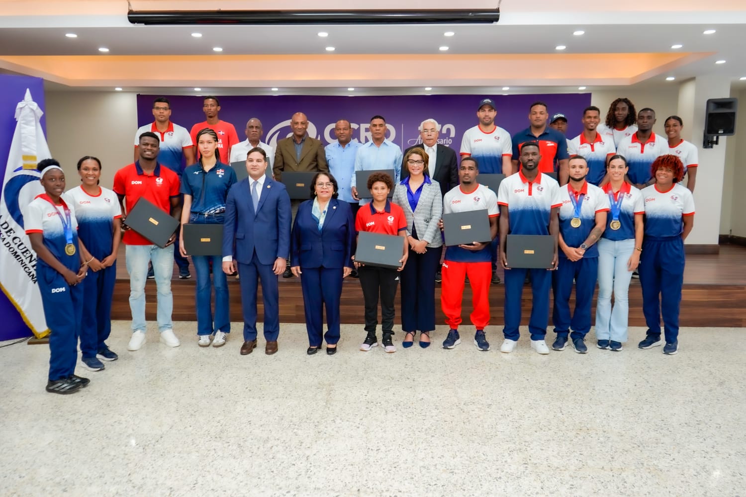 Reconocen a atletas medallistas en Santo Domingo 2026