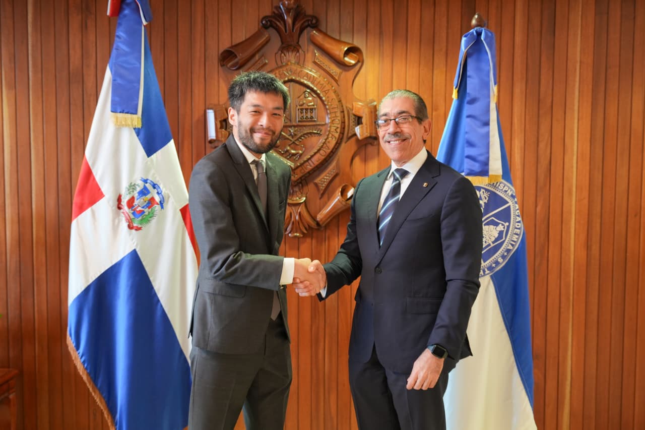 UASD fortalece vínculos internacionales con visita de destacado científico japonés Kazuo Tanaka